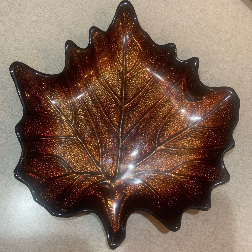 Very Pretty Decorative Leaf Dish (Candy Dish)